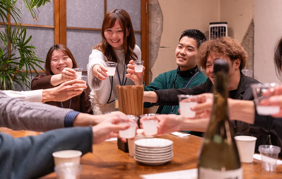 同世代の仲間との乾杯