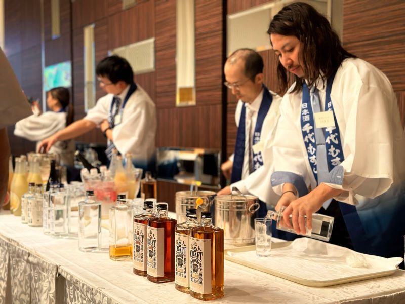 日本酒も含め、焼酎やジン、ウイスキーなども用意