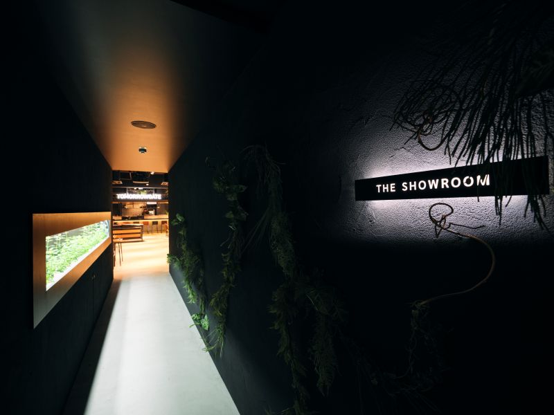 THE SHOWROOM入り口の様子(トゥモローゲート株式会社)