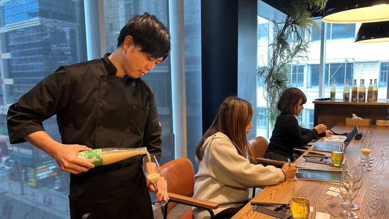 トゥモローゲートの専属シェフ・山吹心之助さんがペアリングフードを担当。