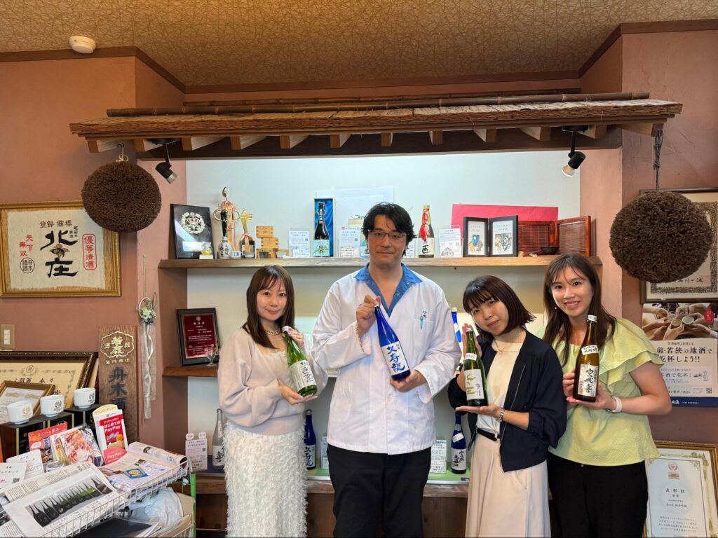 舟木酒造専務取締役・舟木崇と酒小町メンバー
