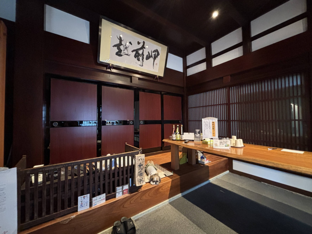 田辺酒造の建物内