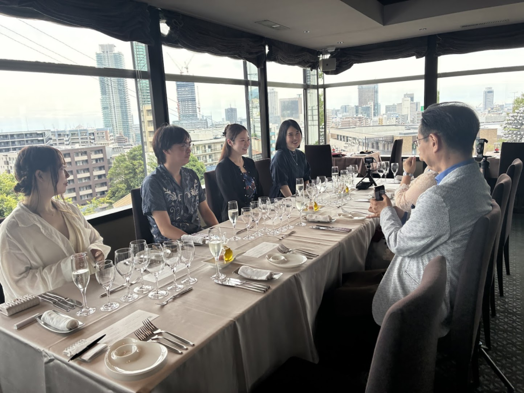 北野クラブに集った、日本酒と宝塚を愛する人たち